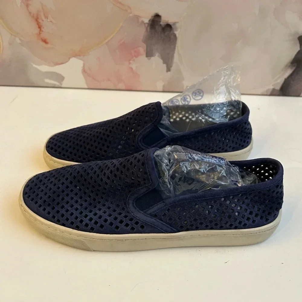 ! Tory Burch JESSE Perforated Sneaker 6.5 blue